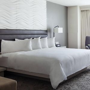 Zimmer mit Kingsize-Bett auf den oberen Etagen
